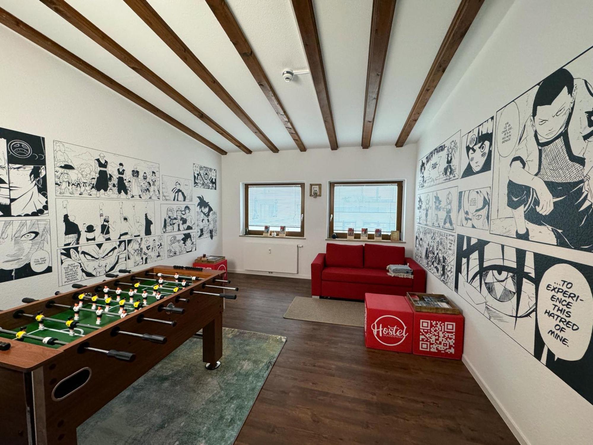 Hostel Mannheim Bagian luar foto The 2019-2020 common room