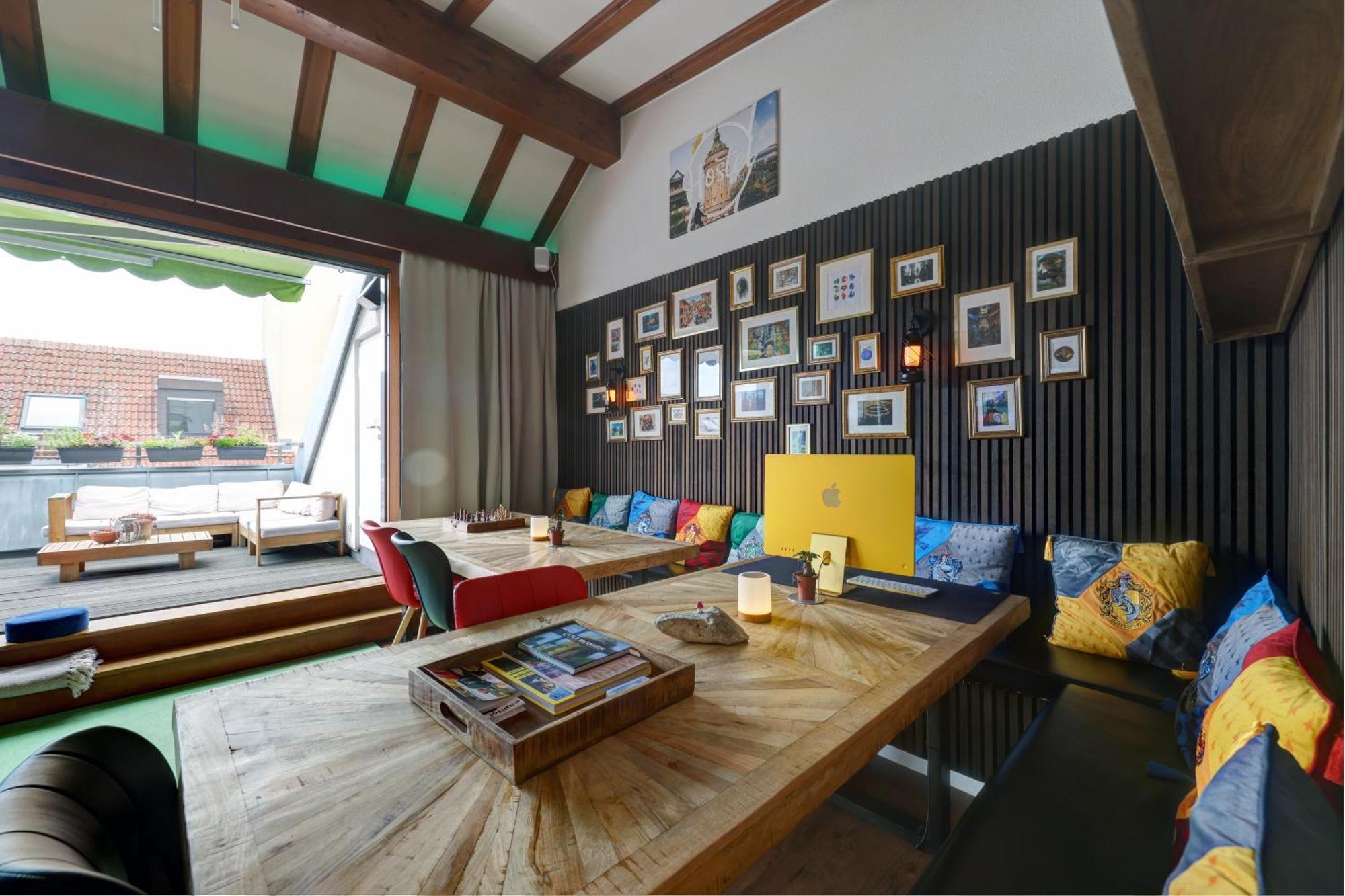 Hostel Mannheim Bagian luar foto The interior of the hotel