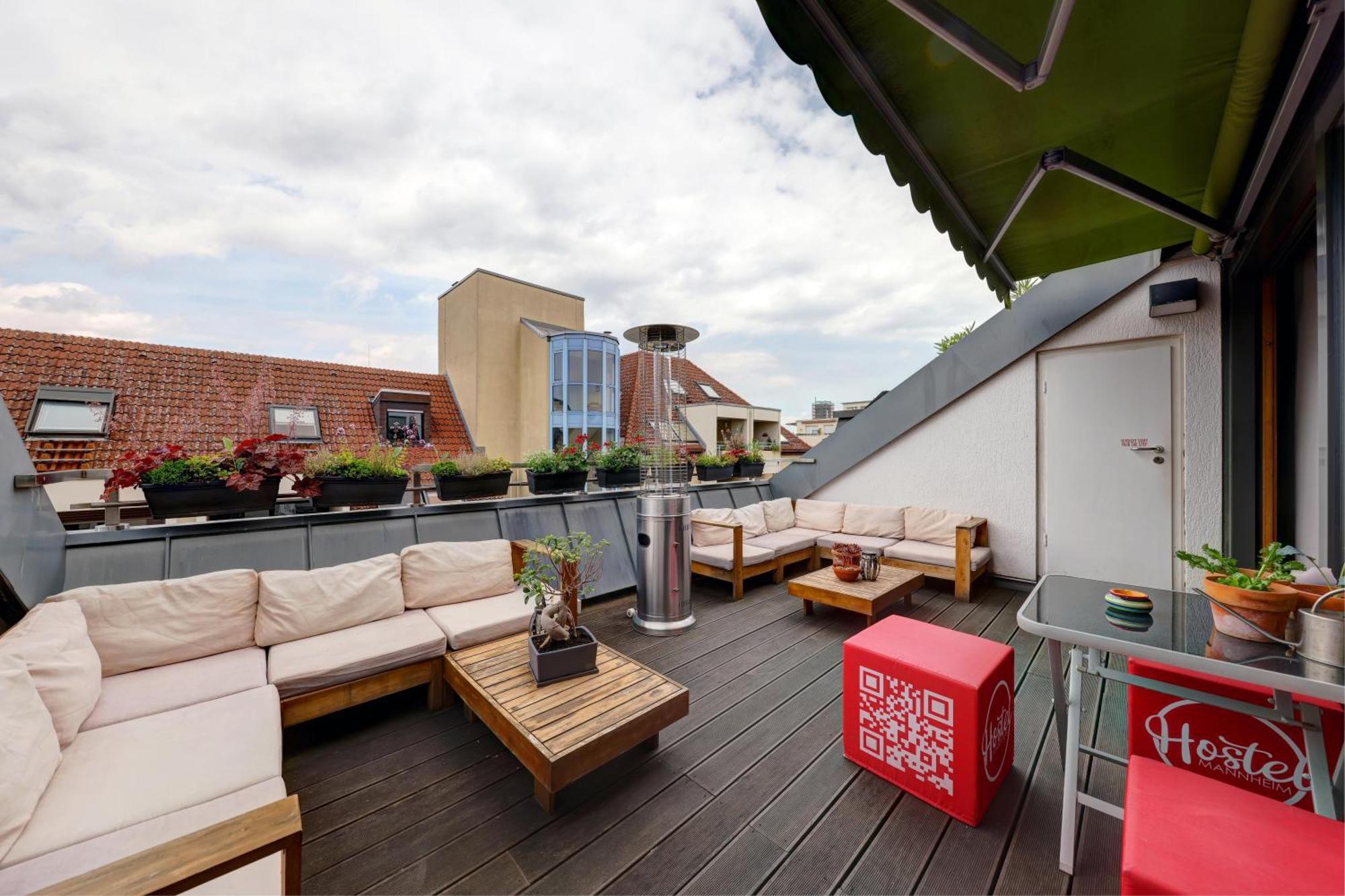 Hostel Mannheim Bagian luar foto Rooftop terrace