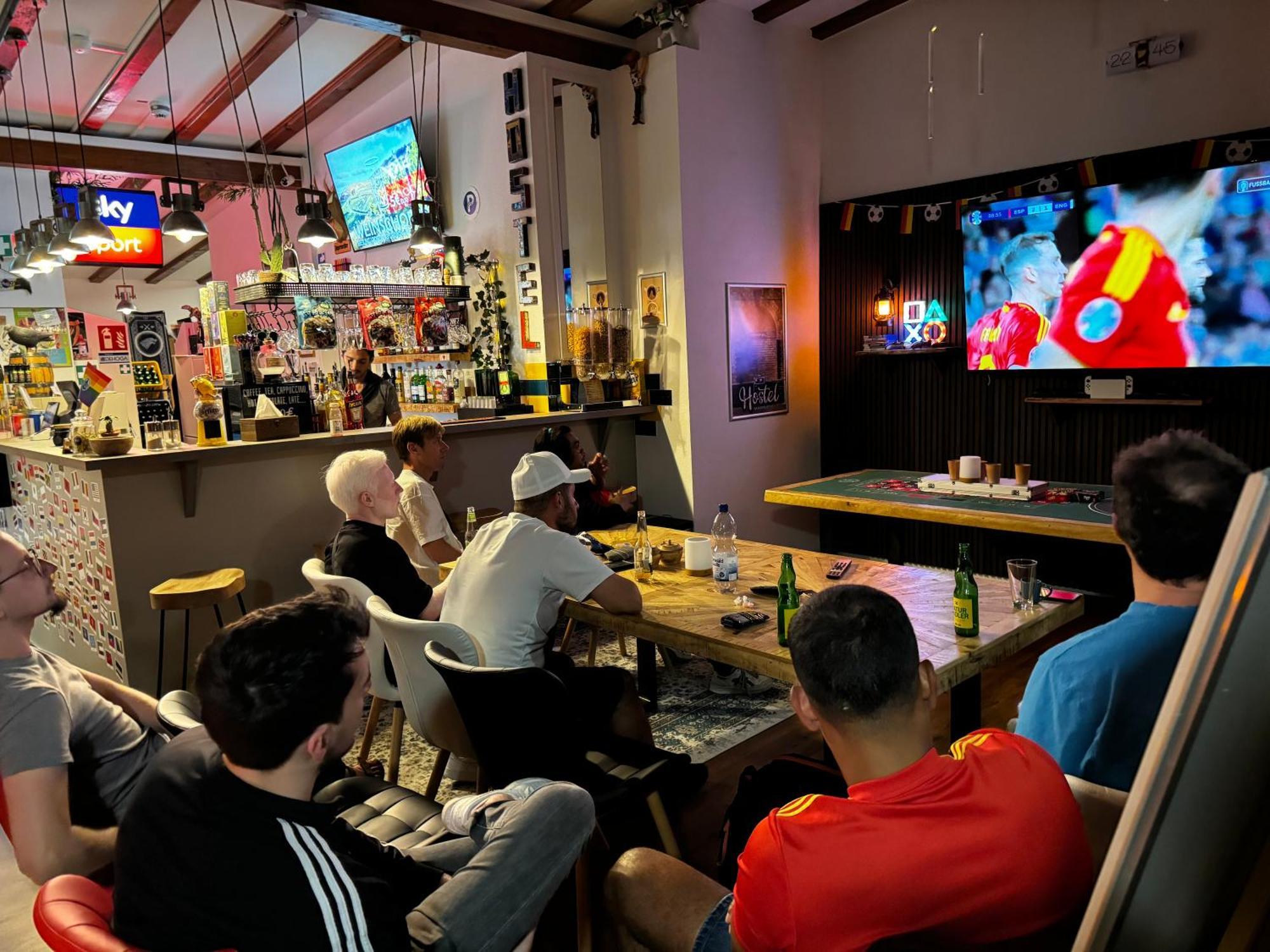 Hostel Mannheim Bagian luar foto Sky Sports broadcast of the 2019 Tour de France
